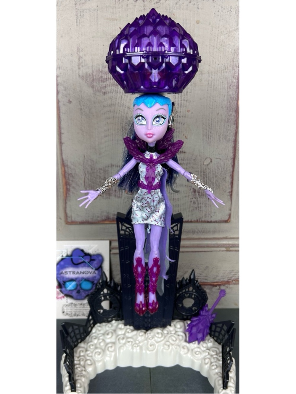 Monster High Boo York Astranova Doll w/ Floatation Station
